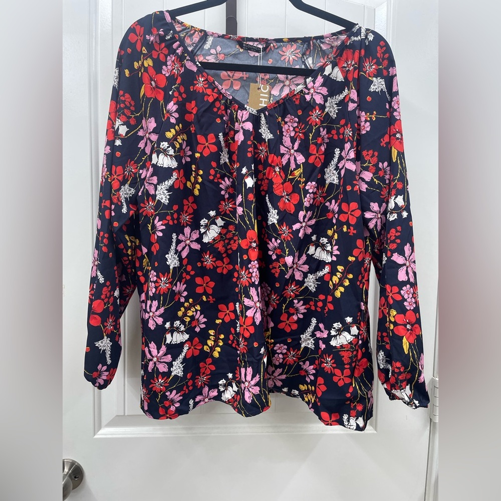 NWT! BloomChic Dark Floral Lightweight Blouse Size 10 Medium